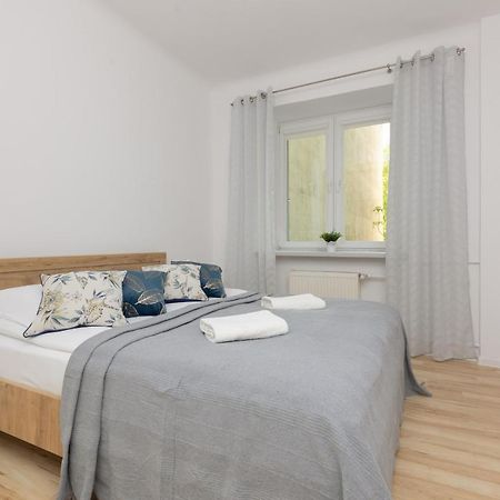 Bright Apartment Wola Near Metro Station By Noclegi Renters Warszawa Exteriör bild