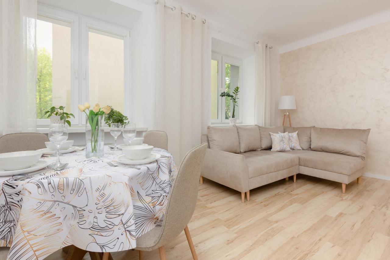 Bright Apartment Wola Near Metro Station By Noclegi Renters Warszawa Exteriör bild